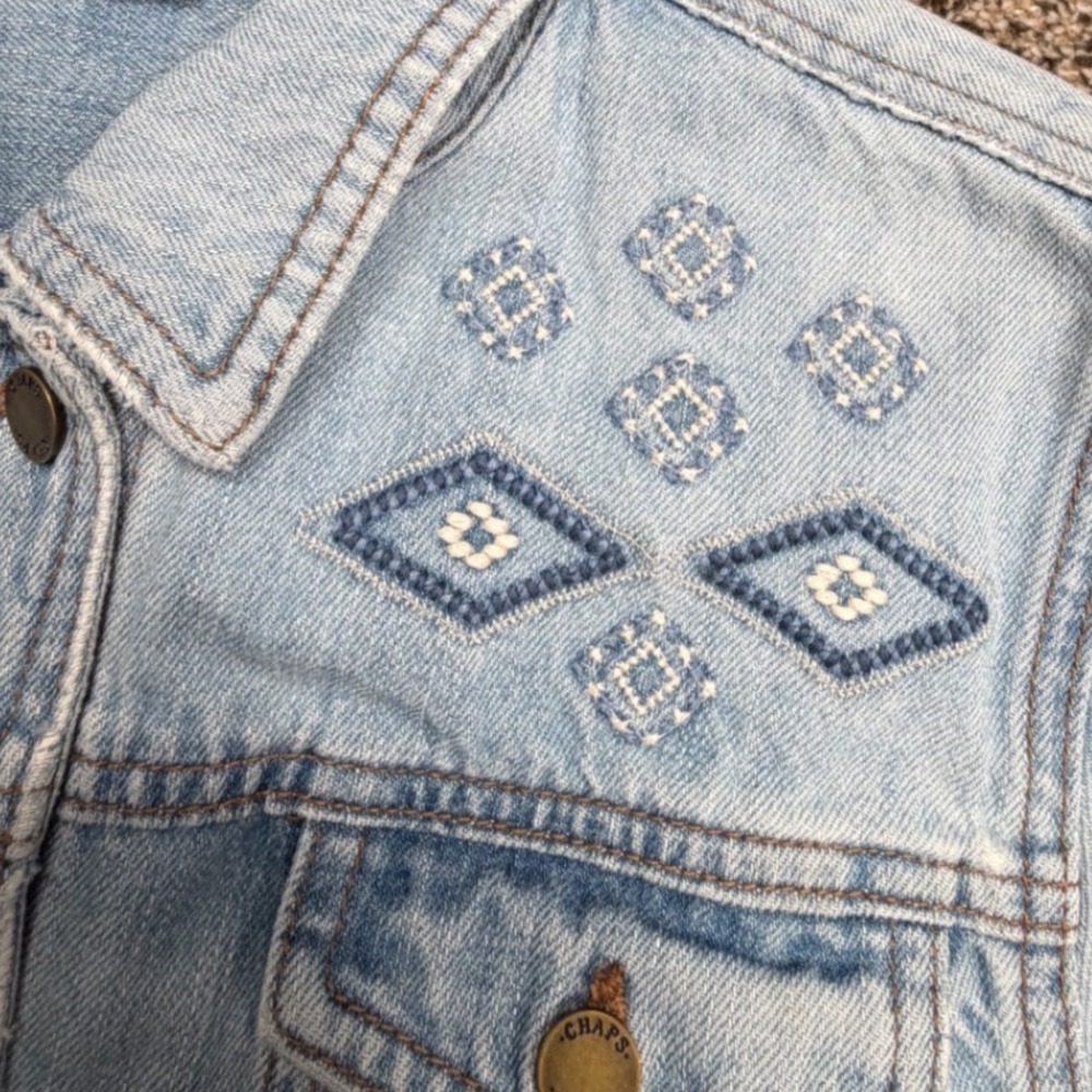 Chaps Light Wash Denim Trucker Jacket Embroidered Western Womens Large Blue - Picture 4 of 12